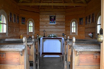 Interiér kapličky (IČ)