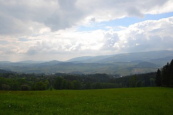 Z obranné linie je výhled do širého kraje (IČ)