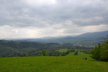 Sestupujeme ze Starého kopce ke Starému městu (IČ)