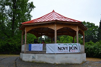 Kdo míří na start, nemůže ho přehlédnout (IČ)