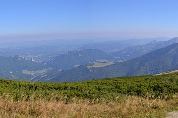 Vrátna dolina leží přímo pod námi (IČ)