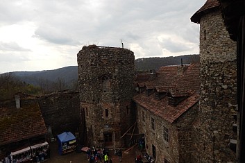 hrad byl přístupný vč. vyhlídkové věže a ochozů