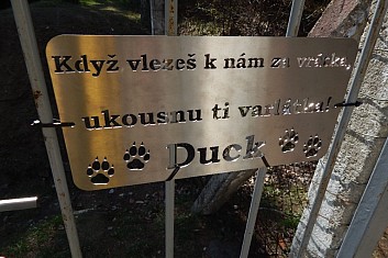 Pozor, hodně zlý pes!!!