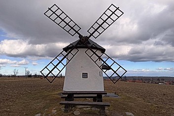Balerův větrný mlýn - nejmenší dochovaný větrný mlýn v Česku