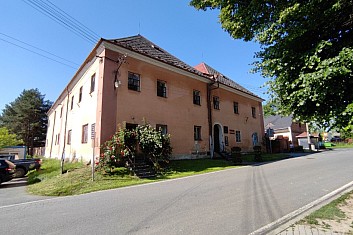 Rychta se zrcadlovým labiryntem