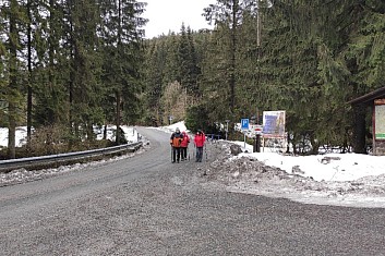Pěší vycházejí z Čeladné - Podolánek