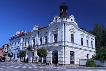 Lázně Bělohrad.