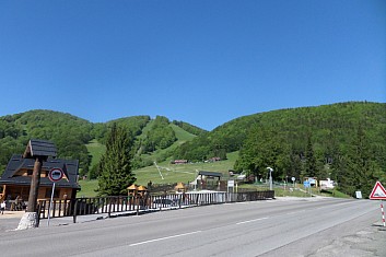 parkoviště - nástupní místo na žlutou trasu - na Kľak